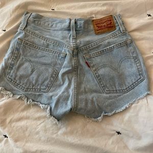 levi shorts